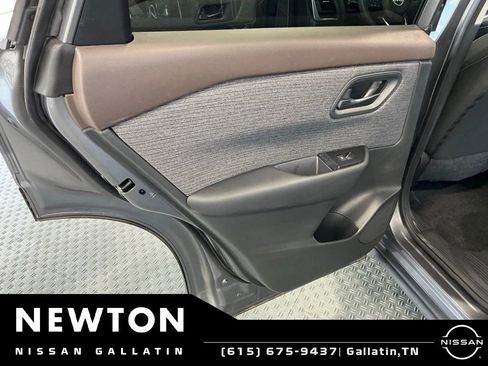 Used 2023 Nissan Rogue S FWD image 24