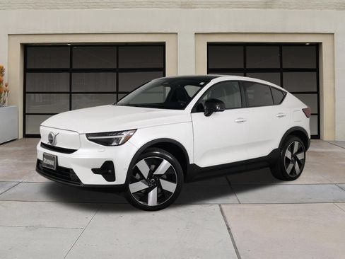 Certified 2023 Volvo C40 P8 Recharge Plus w/ Climate Package AWD/4WD image 3