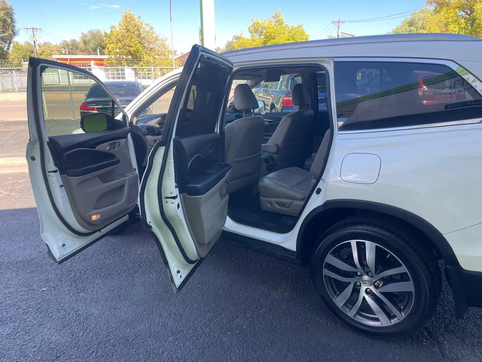 Used 2016 Honda Pilot Elite image 14