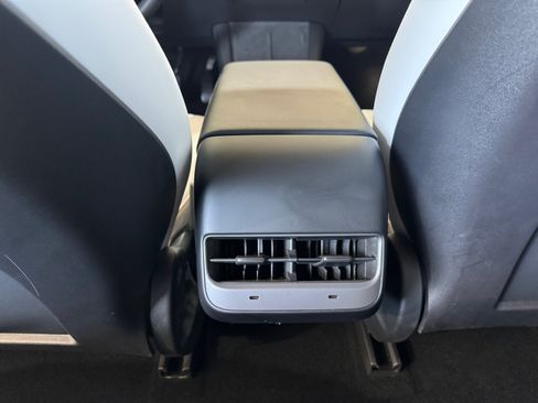 Used 2022 Tesla Model 3 Long Range AWD/4WD image 23