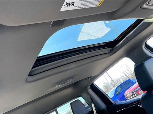 Used 2024 Chevrolet Silverado 1500 LT Trail Boss w/ LT Trail Boss Premium Package image 28