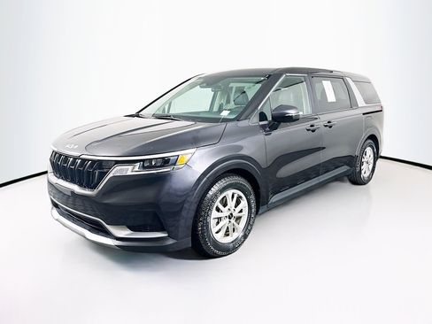 Used 2024 Kia Carnival LX image 3