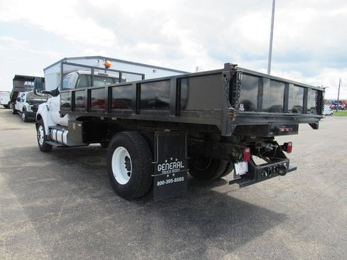 Used 2022 Ford F750 2WD Regular Cab Super Duty image 5