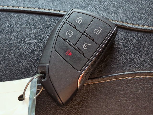 Used 2025 GMC Acadia Elevation FWD image 27