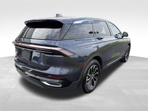 Certified 2024 Lincoln Nautilus Premier AWD/4WD image 8