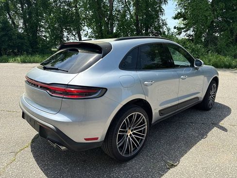Certified 2026 Porsche Macan AWD/4WD image 5