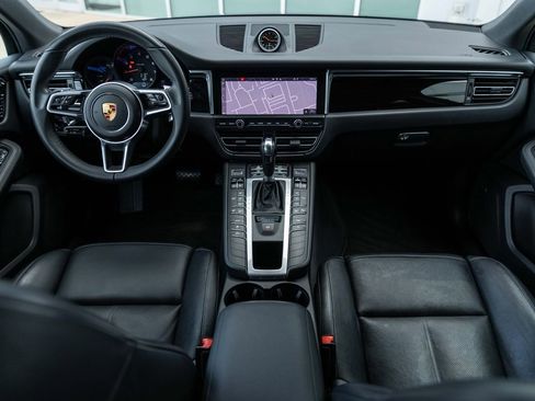 Used 2021 Porsche Macan AWD/4WD image 48