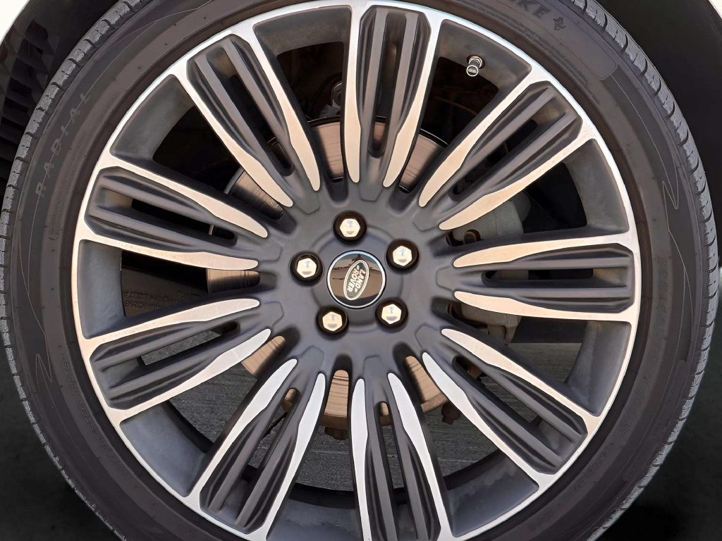 Used 2019 Land Rover Range Rover Velar R-Dynamic SE AWD/4WD image 37