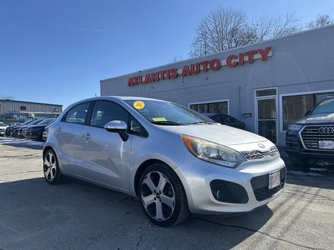 Used 2013 Kia Rio SX w/ Premium Pkg image 3