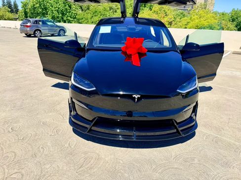 Used 2024 Tesla Model X AWD/4WD image 15
