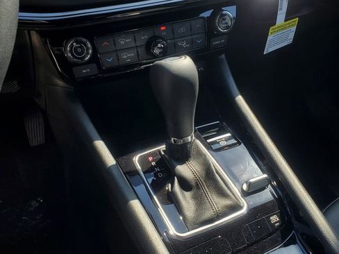 New 2026 Jeep Compass Limited image 13