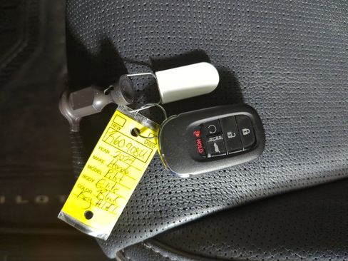 Certified 2024 Honda Pilot Elite image 24