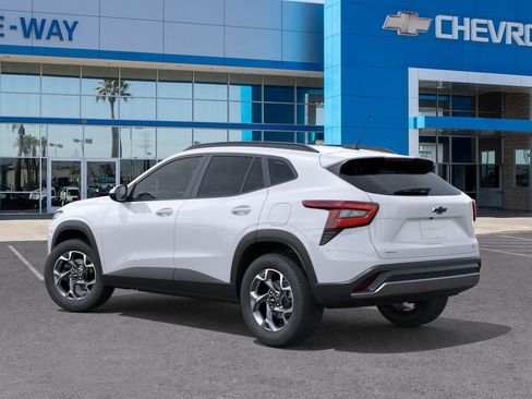 New 2026 Chevrolet Trax LT w/ Driver Confidence Package image 3