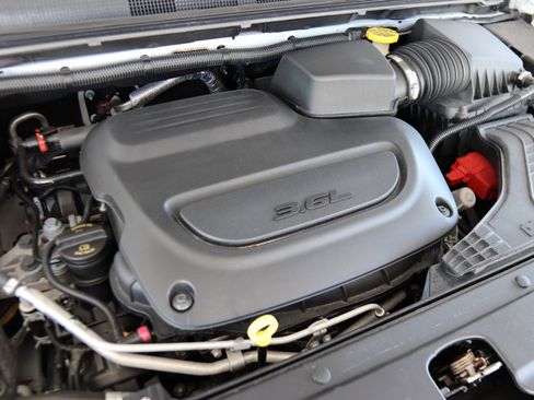 Used 2021 Chrysler Voyager Lxi image 37