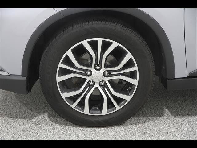 Used 2017 Mitsubishi Outlander GT AWD/4WD image 24
