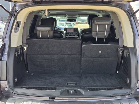 Used 2024 INFINITI QX80 Luxe RWD image 18