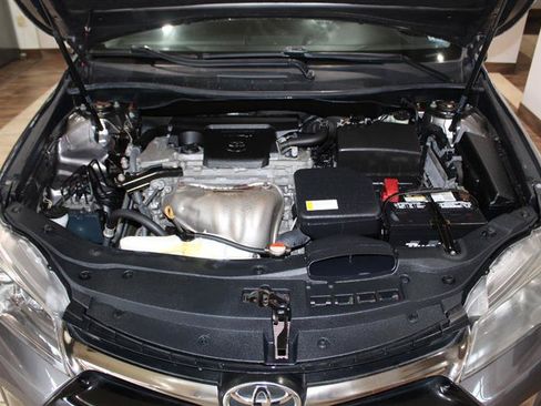 Used 2016 Toyota Camry SE FWD image 13