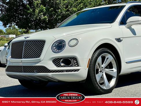 Used 2018 Bentley Bentayga AWD/4WD image 33