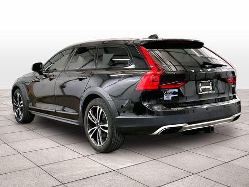 Used 2018 Volvo V90 T5 Cross Country w/ Convenience Package AWD/4WD image 10