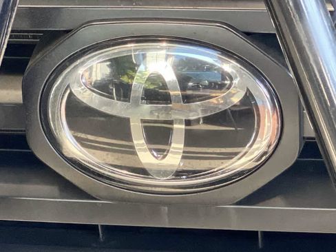 Certified 2021 Toyota Tacoma SR AWD/4WD image 10