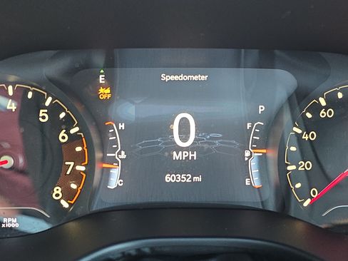 Used 2023 Jeep Compass Latitude w/ Sun and Sound Group AWD/4WD image 7