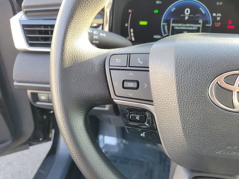 Used 2025 Toyota Camry LE image 24