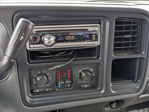 Used 2004 Chevrolet Avalanche 2WD image 13