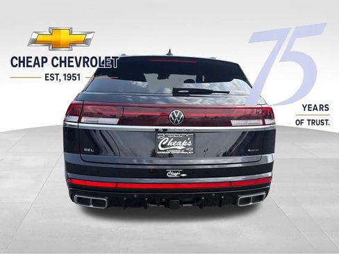 Used 2024 Volkswagen Atlas Cross Sport SEL R-Line AWD/4WD image 4
