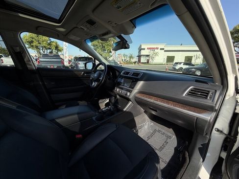 Used 2017 Subaru Outback 2.5i Limited AWD/4WD image 62