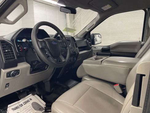 Used 2017 Ford F150 XL w/ Equipment Group 101A Mid image 4