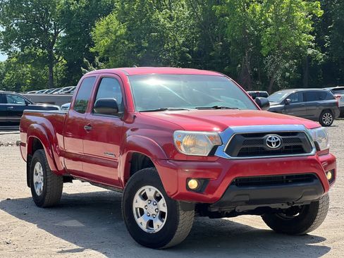 Used 2015 Toyota Tacoma 4x4 Access Cab V6 w/ SR5 Package image 8