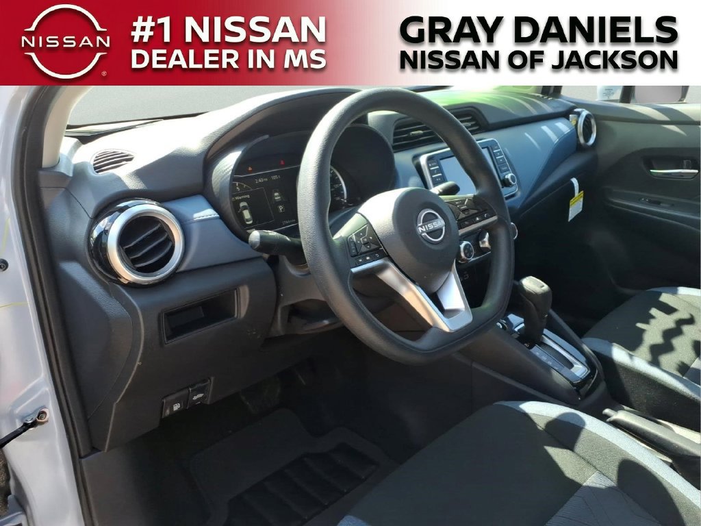 Used 2025 Nissan Versa SV w/ Trunk Package FWD image 9