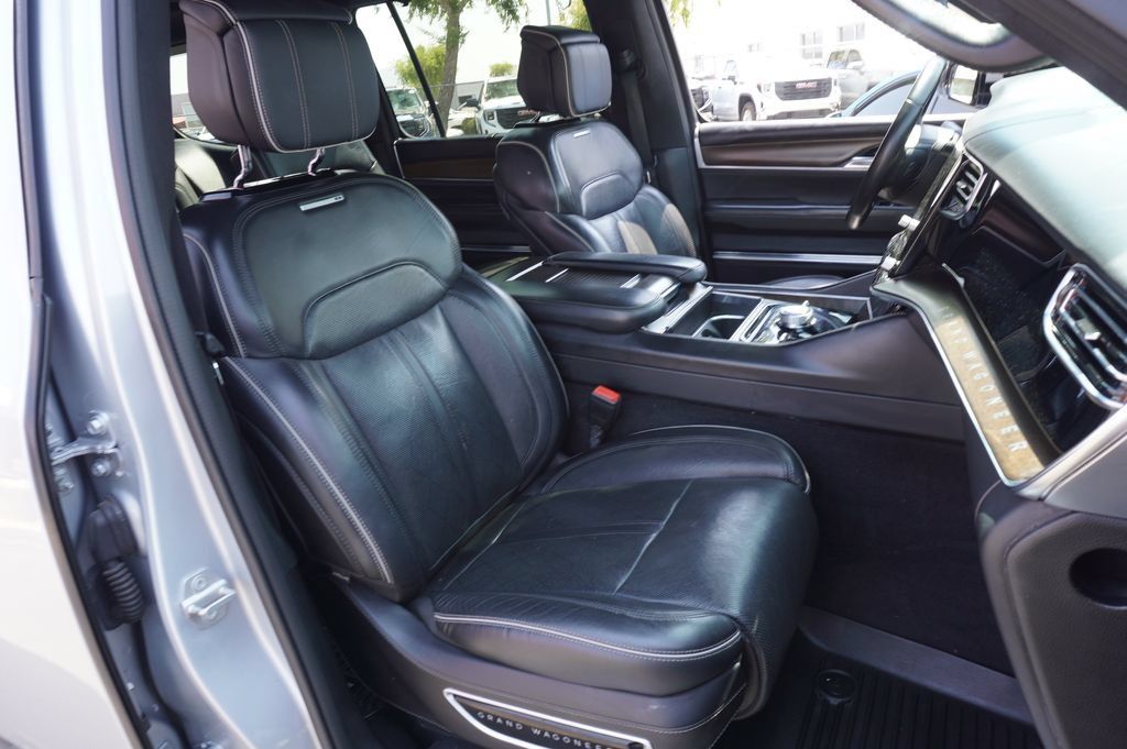 Used 2022 Jeep Grand Wagoneer Series II w/ Convenience Group III AWD/4WD image 13