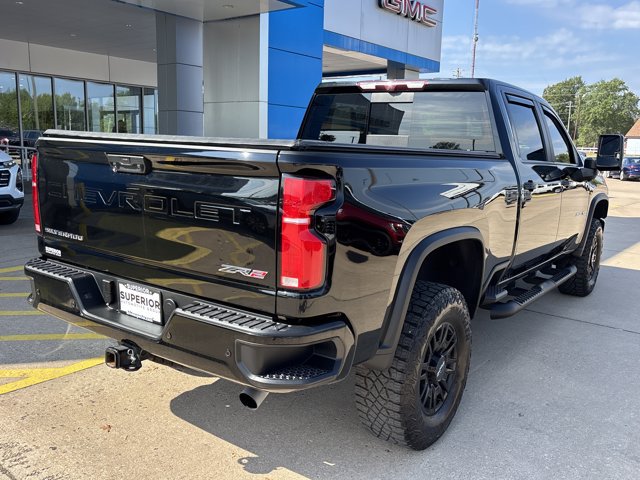 Used 2025 Chevrolet Silverado 2500 ZR2 w/ Technology Package AWD/4WD image 3