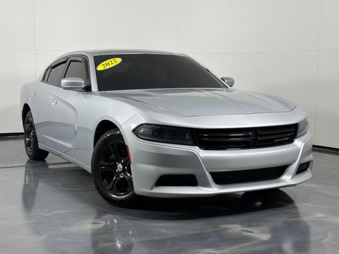 Used 2022 Dodge Charger SXT RWD image 2