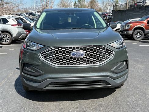 Used 2024 Ford Edge SE image 3