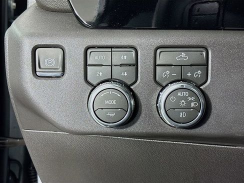 New 2026 GMC Sierra 1500 Elevation image 10