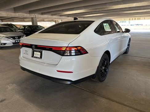 Used 2025 Honda Accord SE image 4