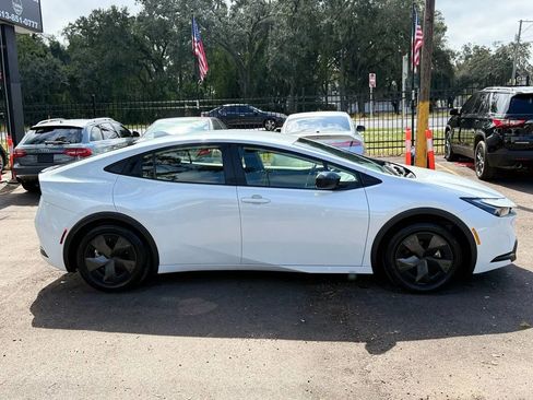 Used 2024 Toyota Prius LE image 7