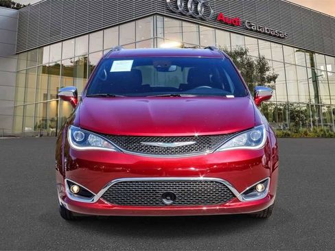 Used 2020 Chrysler Pacifica Limited image 6