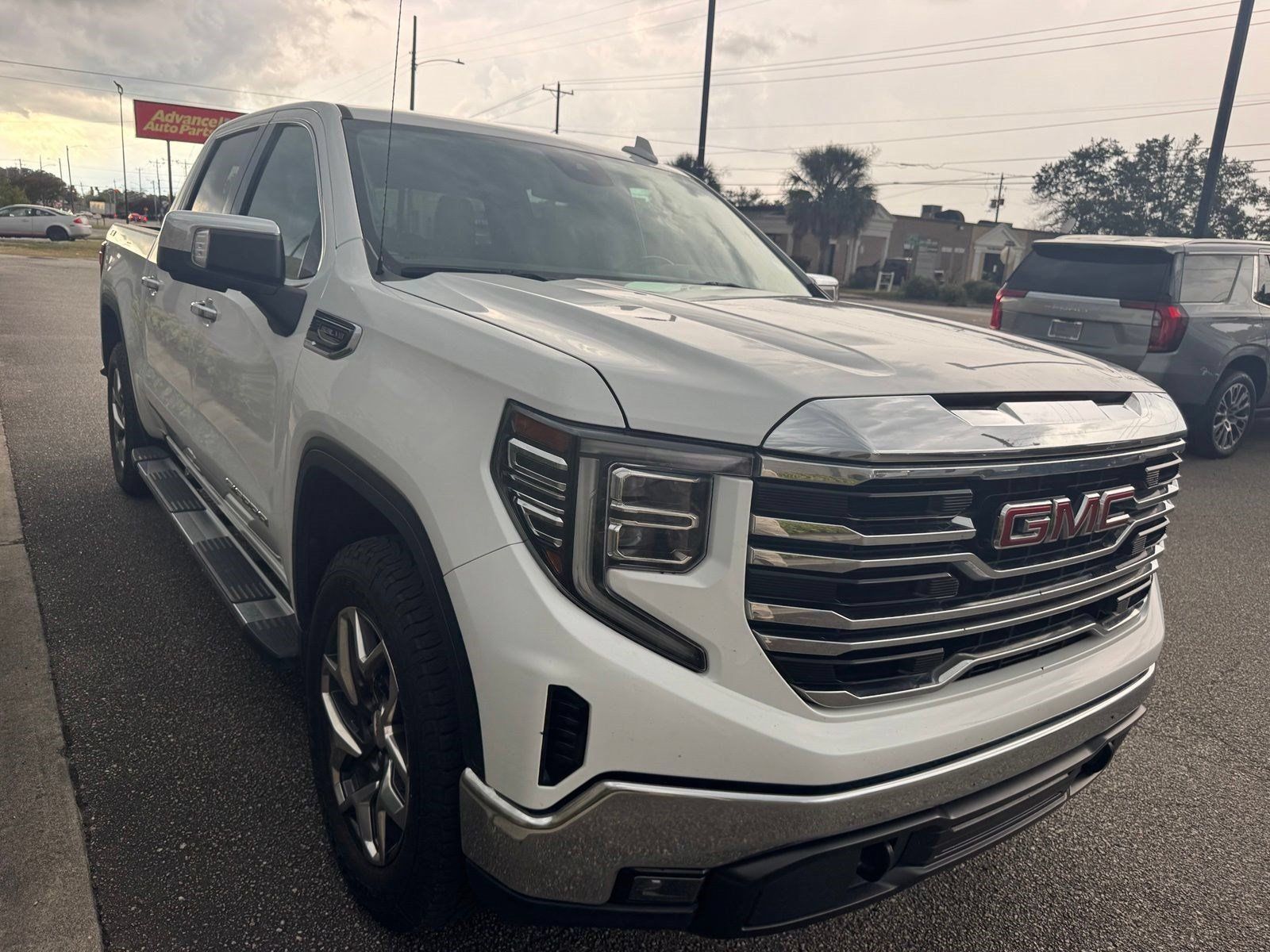 Certified 2023 GMC Sierra 1500 SLT w/ SLT Premium Package AWD/4WD image 6