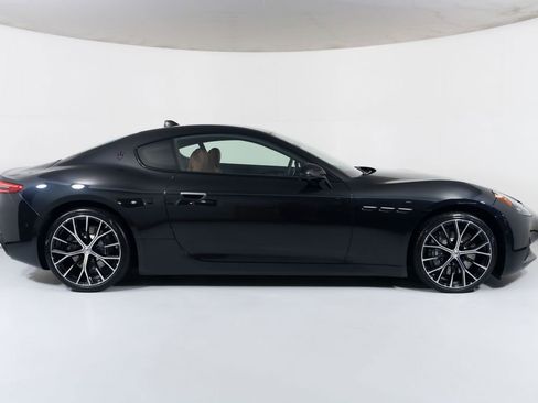Used 2025 Maserati GranTurismo Modena AWD/4WD image 17