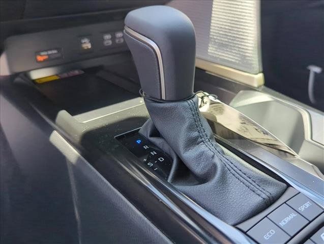 Used 2026 Toyota Camry SE FWD image 23