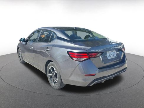 Used 2025 Nissan Sentra SV image 4