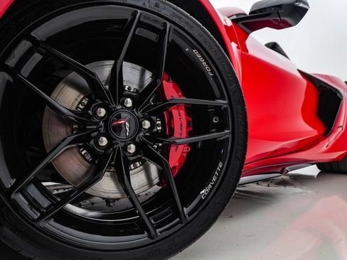 Used 2024 Chevrolet Corvette Z06 RWD image 5