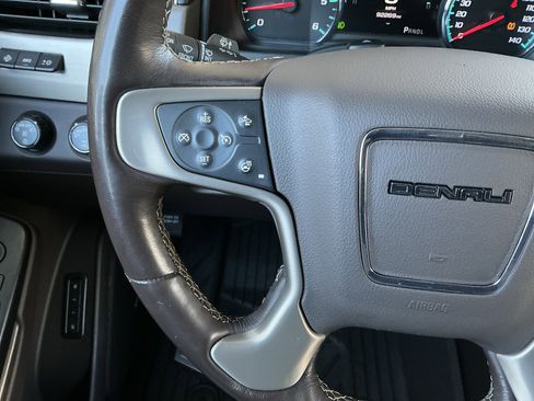Used 2019 GMC Yukon XL Denali w/ Denali Ultimate Package image 12