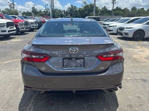 Used 2023 Toyota Camry SE FWD image 4