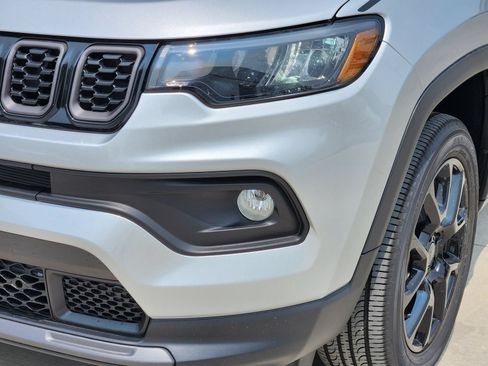 New 2026 Jeep Compass Latitude AWD/4WD image 8