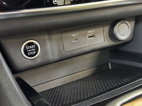 Used 2023 Nissan Rogue SV w/ SV Premium Package image 35