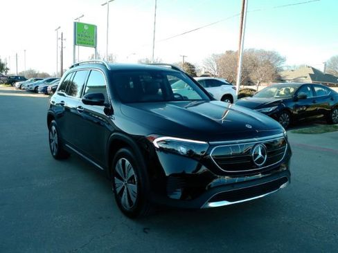 Used 2023 Mercedes-Benz EQB 300 4MATIC w/ Pinnacle Package image 4